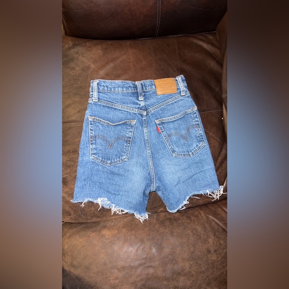 COPY - Levi’s rib cage shorts - Picture 2 of 2